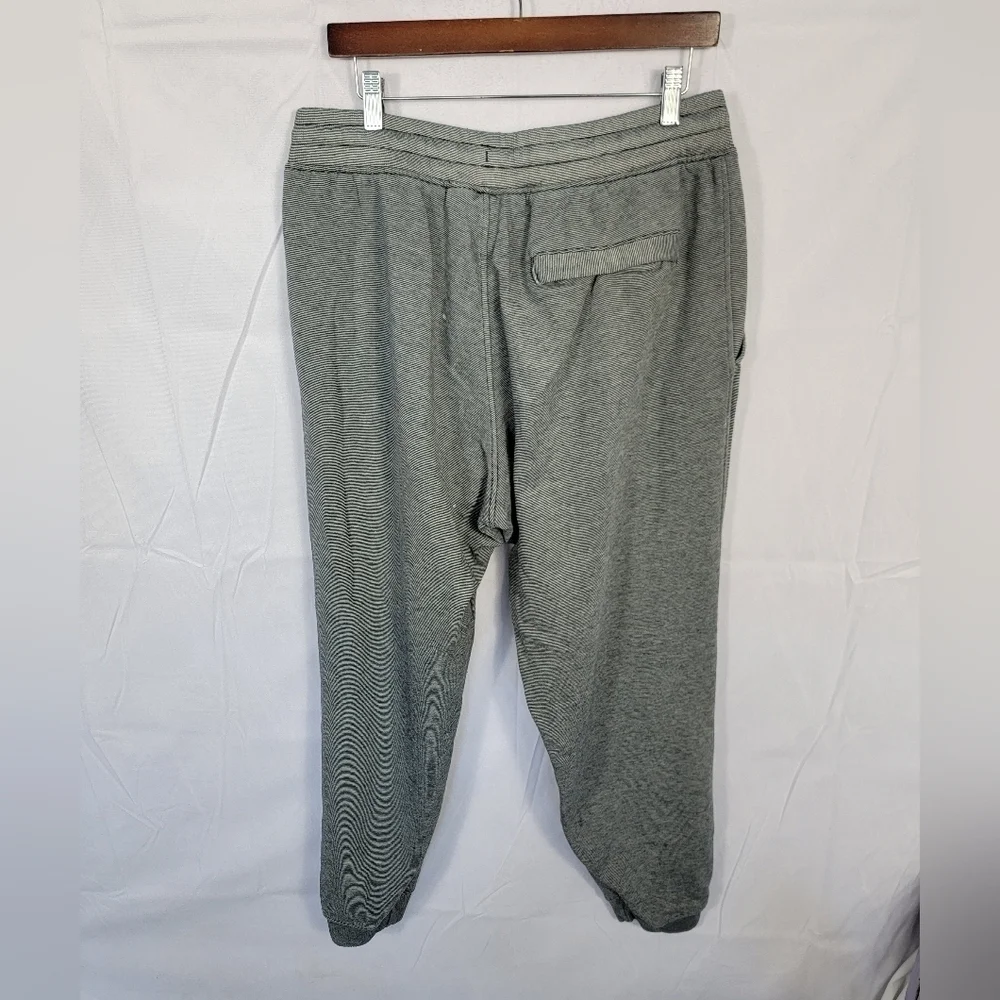 Men's XL Under Armour sweats